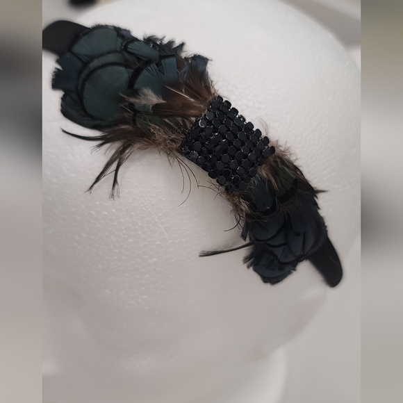 Asos black satin  headband with feathers Flapper Girl - Picture 4 of 8